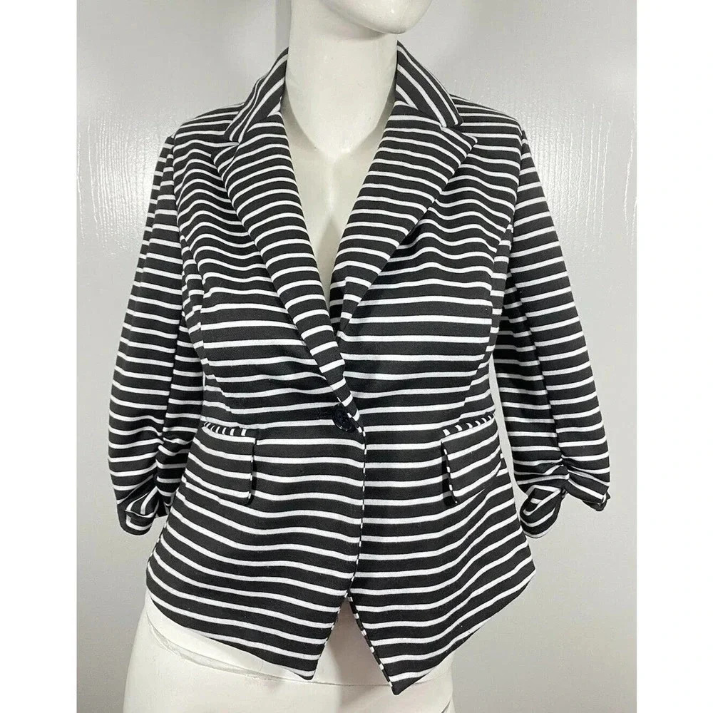 Cato stripped 3/4 sleeve Blazer Single Button - Picture 2 of 7
